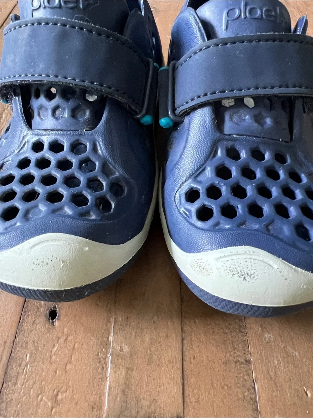 Plae Mimo blue perforated waterproof sneakers little kids size 8 blue